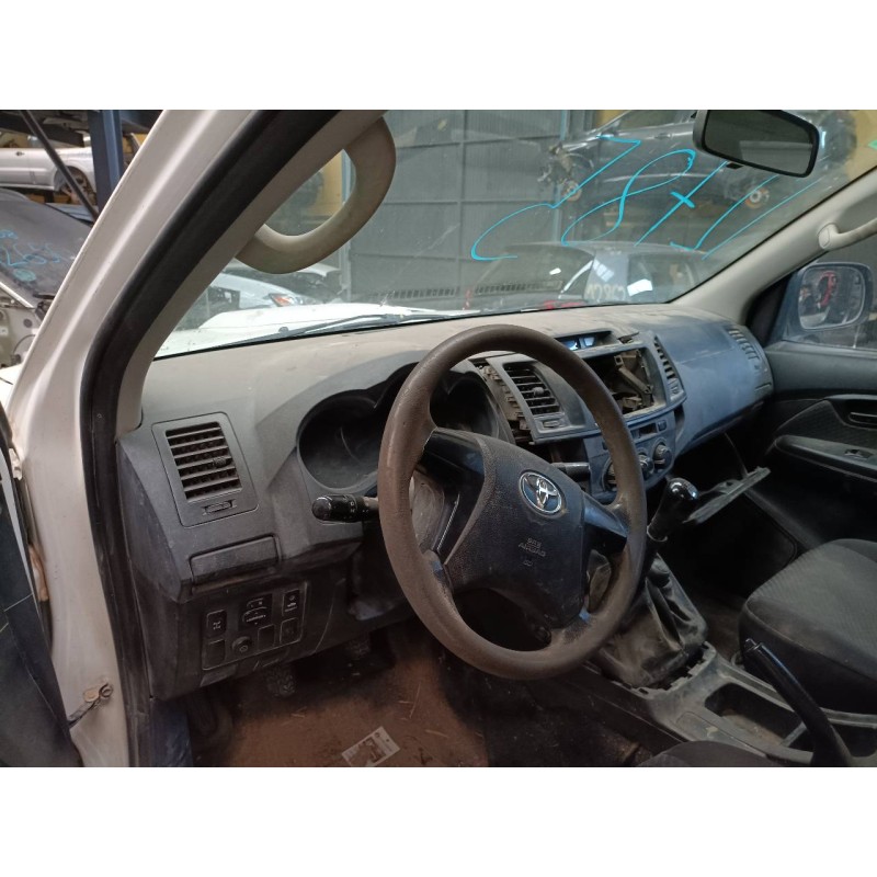 toyota hilux (kun) del año 2015