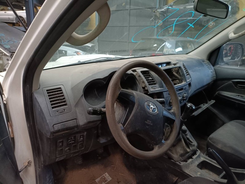 toyota hilux (kun) del año 2015