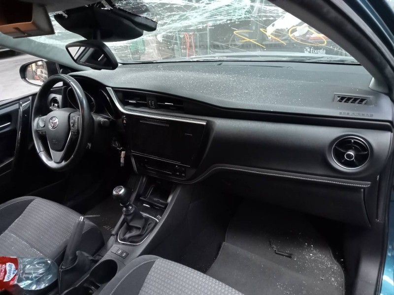 toyota auris del año 2017