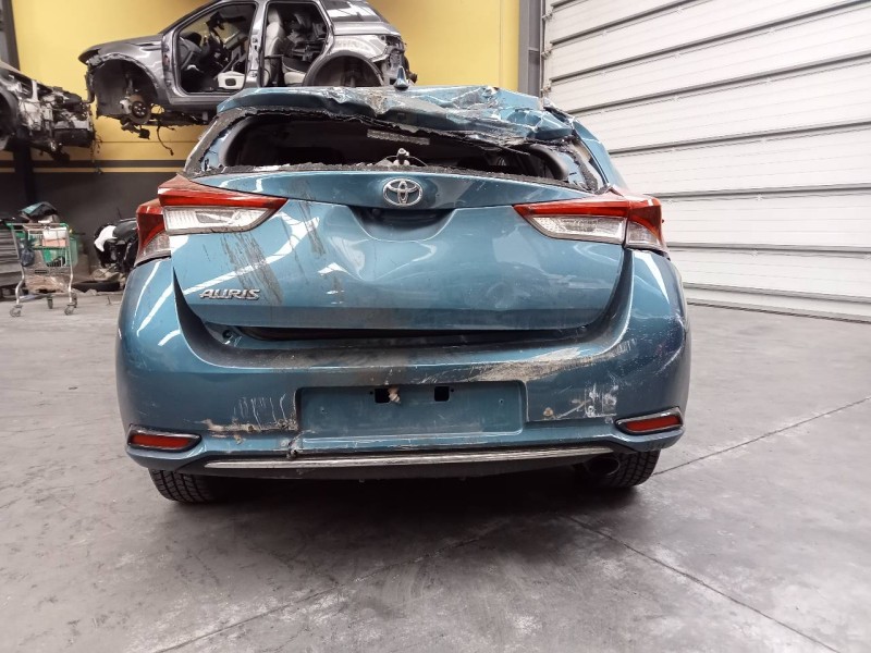 toyota auris del año 2017