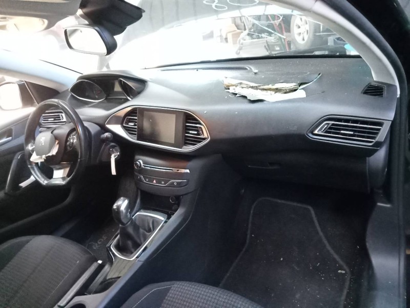 peugeot 308 del año 2017