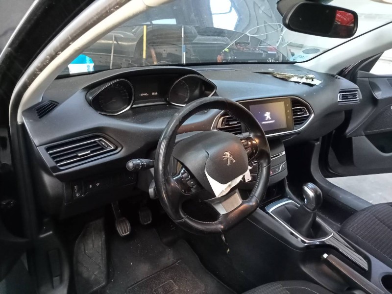 peugeot 308 del año 2017