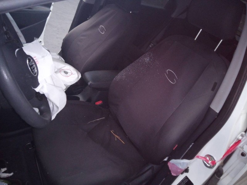 kia rio del año 2014