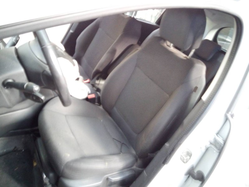 peugeot 5008 del año 2015