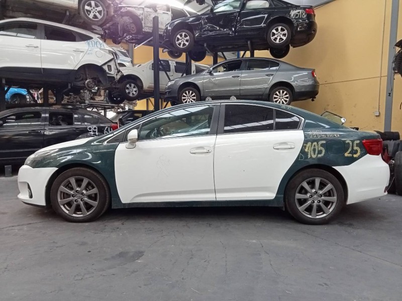 toyota avensis (t27) del año 2014