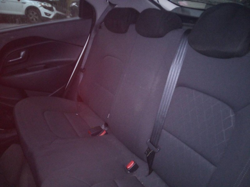 kia rio del año 2014