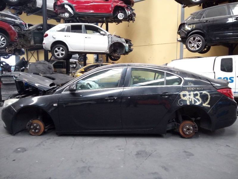 opel insignia berlina del año 2011