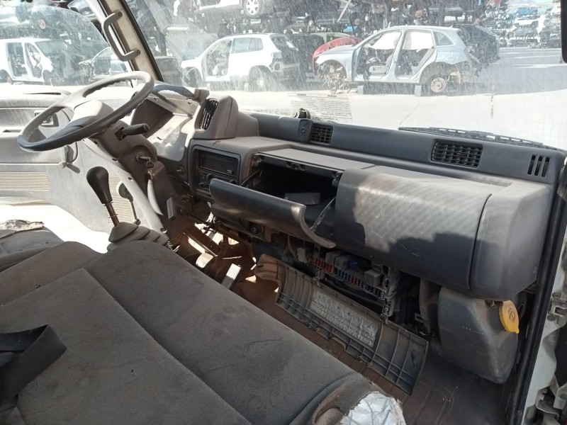 nissan cabstar del año 1999