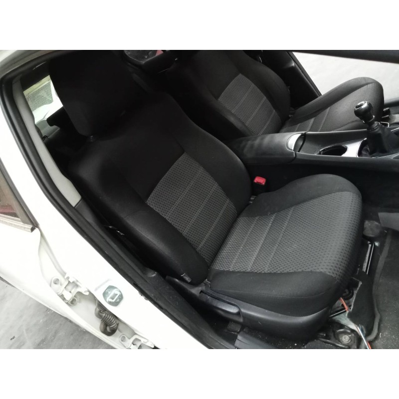 toyota avensis (t27) del año 2014