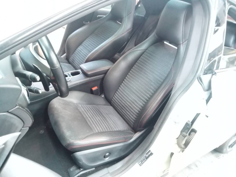 mercedes-benz clase cla (w117) del año 2013