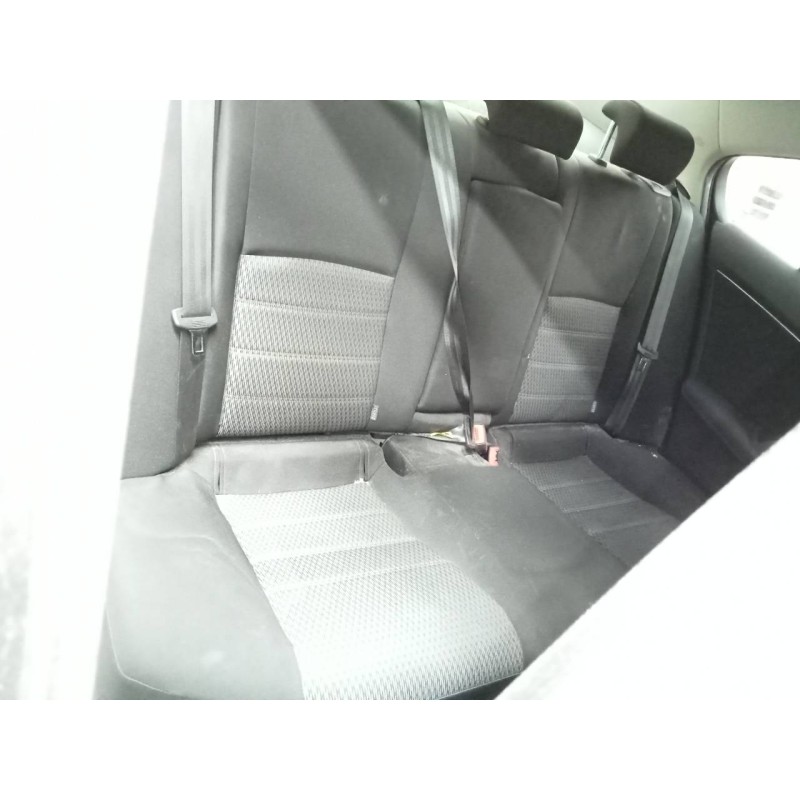 toyota avensis (t27) del año 2014