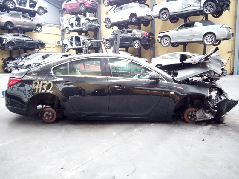 opel insignia berlina del año 2011