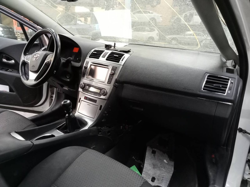 toyota avensis (t27) del año 2014