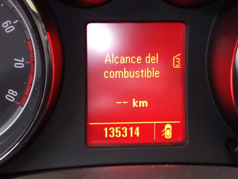 opel insignia berlina del año 2011