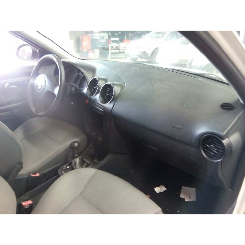 seat ibiza (6l1) del año 2004
