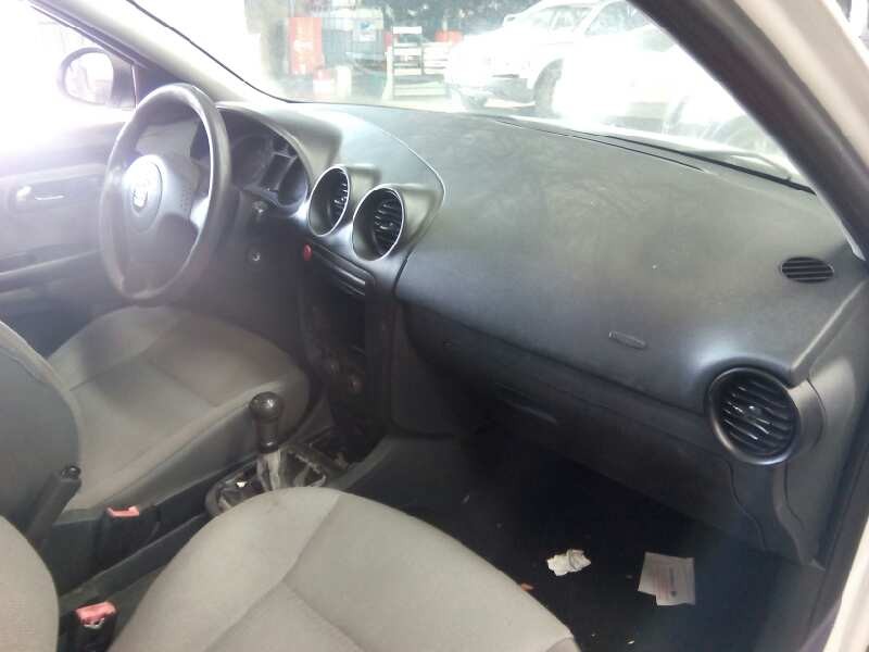 seat ibiza (6l1) del año 2004