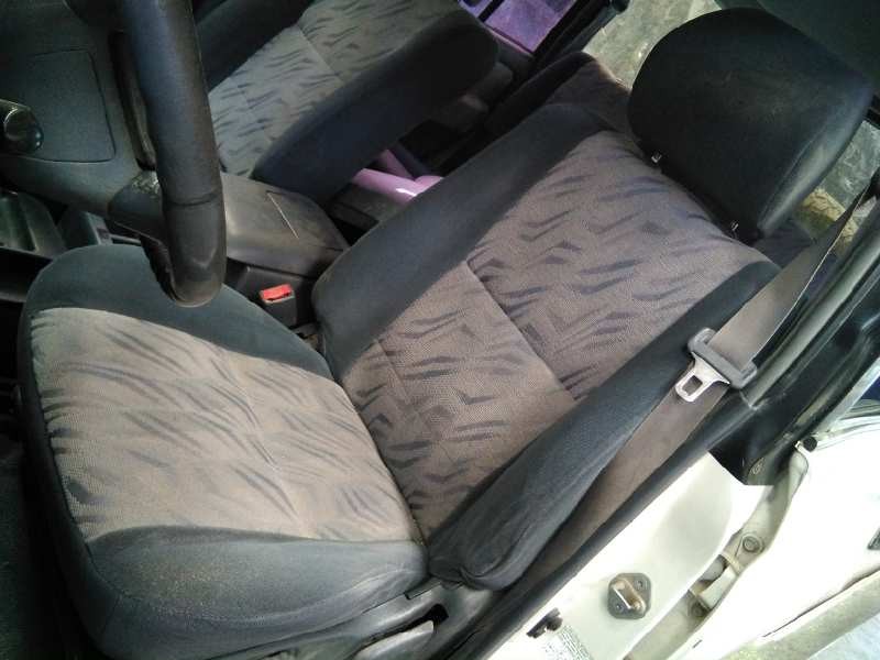 toyota land cruiser (j9) del año 2000