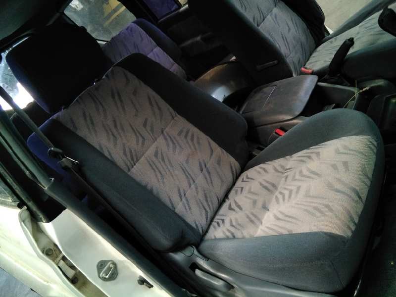 toyota land cruiser (j9) del año 2000