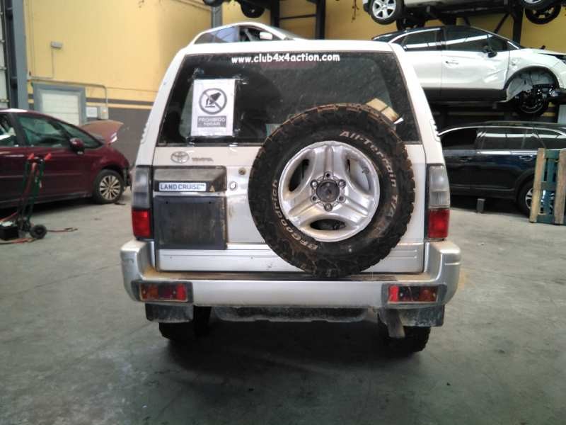 toyota land cruiser (j9) del año 2000
