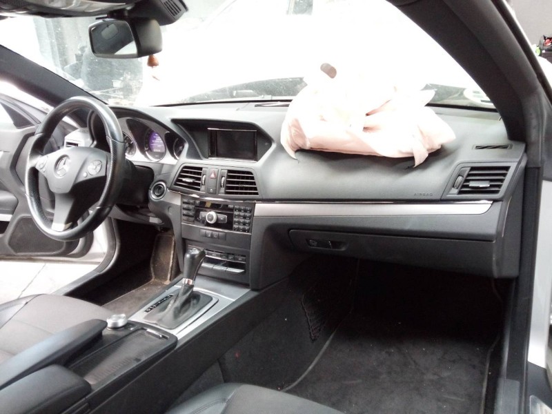 mercedes-benz clase clk (w207) coupe del año 2009