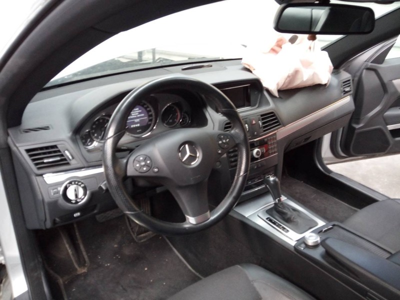 mercedes-benz clase clk (w207) coupe del año 2009