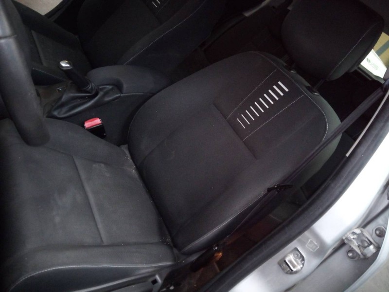 renault megane iii berlina 5 p del año 2011