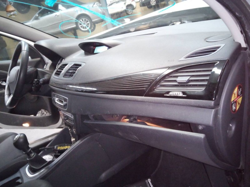 renault megane iii berlina 5 p del año 2011