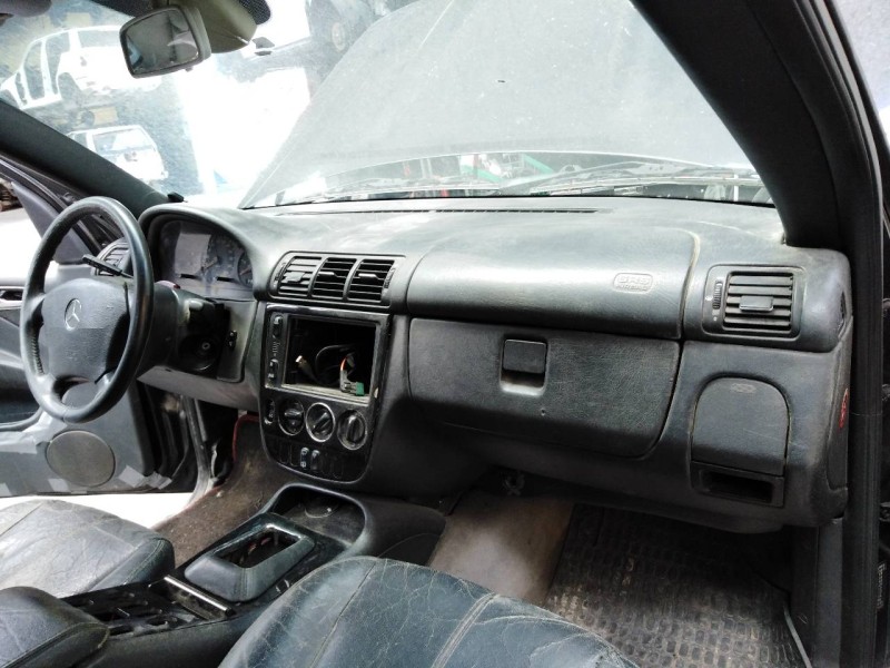 mercedes-benz clase m (w163) del año 2000