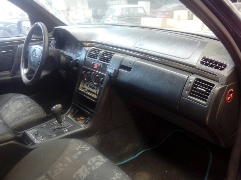 mercedes-benz clase e (w210) berlina diesel del año 2000