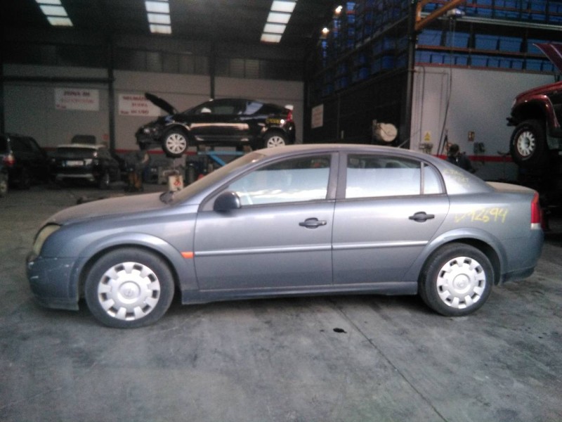 opel vectra c berlina del año 2002