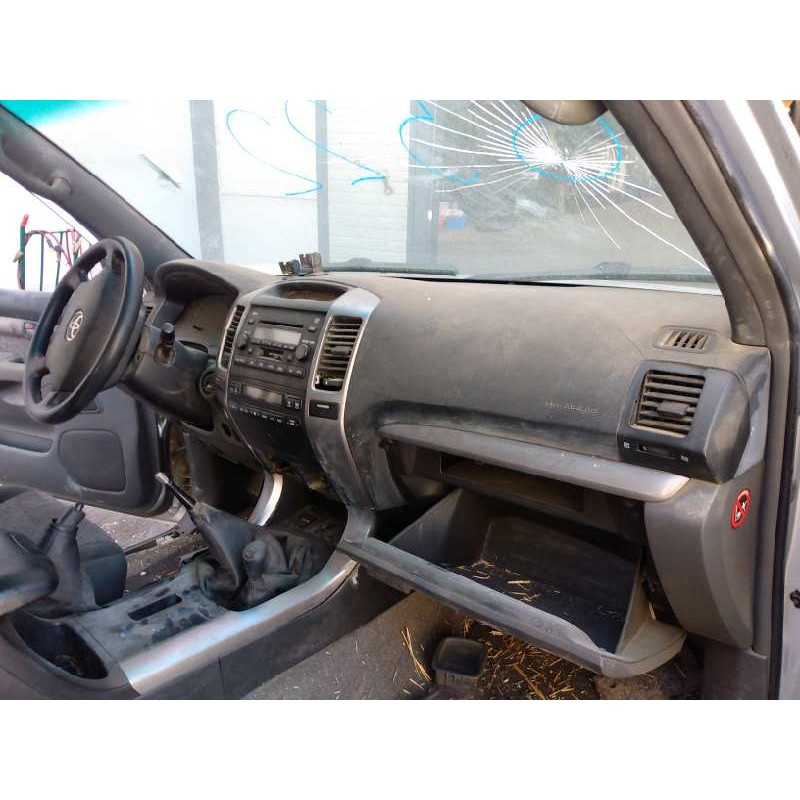 toyota land cruiser (j12) del año 2005