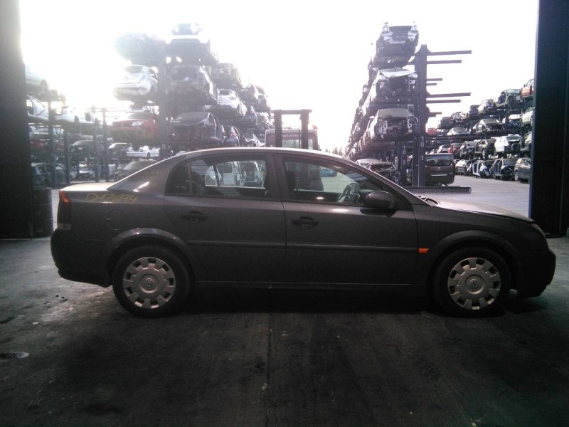 opel vectra c berlina del año 2002