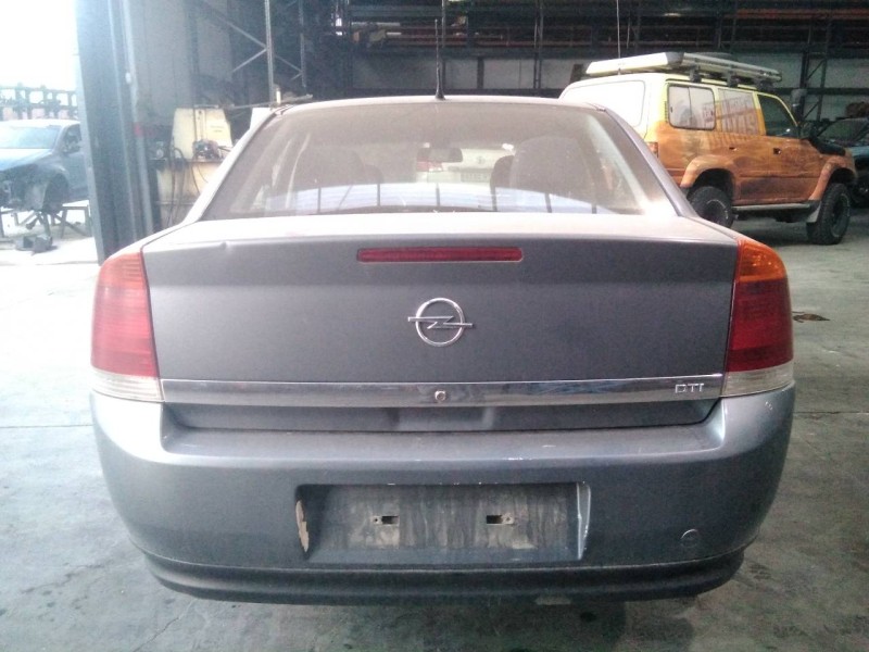 opel vectra c berlina del año 2002