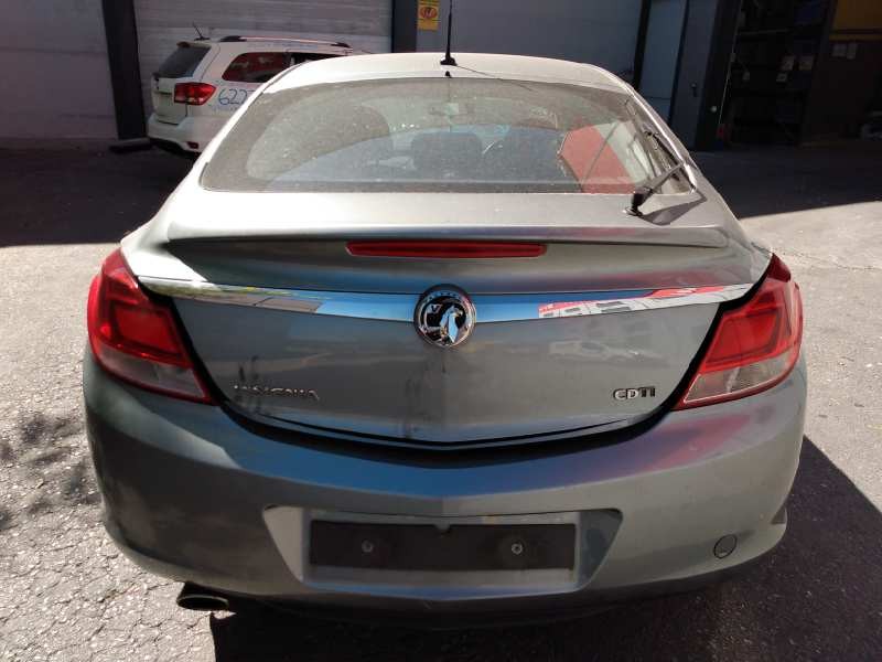 opel insignia berlina del año 2008