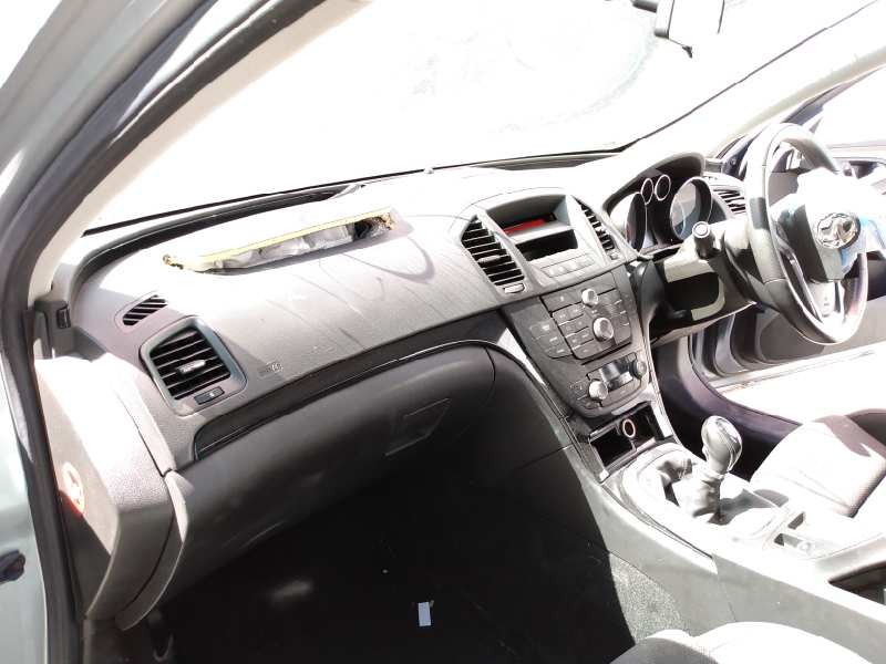 opel insignia berlina del año 2008