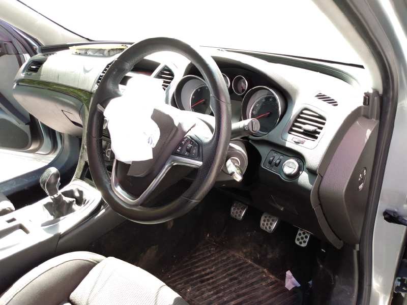 opel insignia berlina del año 2008