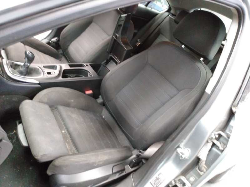 opel insignia berlina del año 2008