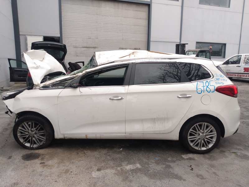 kia carens ( ) del año 2018