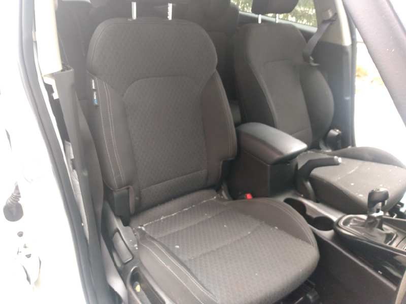 kia carens ( ) del año 2018