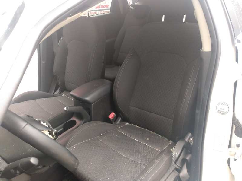 kia carens ( ) del año 2018