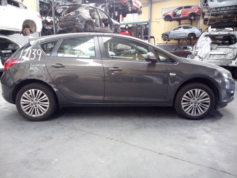 opel astra j lim. del año 2014