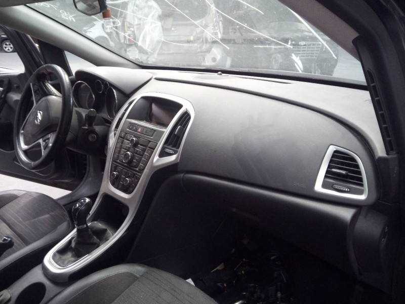 opel astra j lim. del año 2014