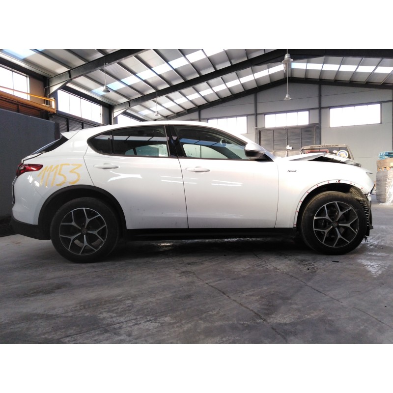 alfa romeo stelvio (630) del año 2021