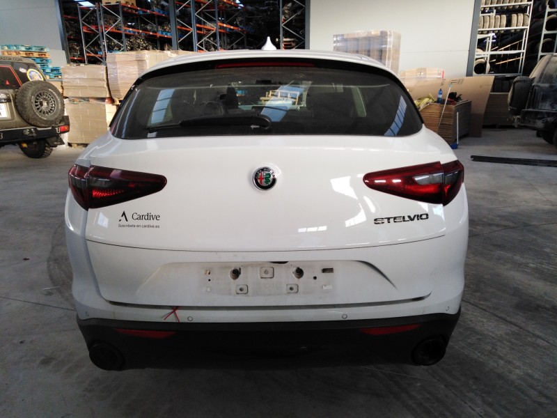alfa romeo stelvio (630) del año 2021