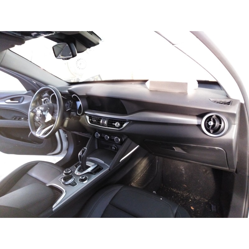 alfa romeo stelvio (630) del año 2021