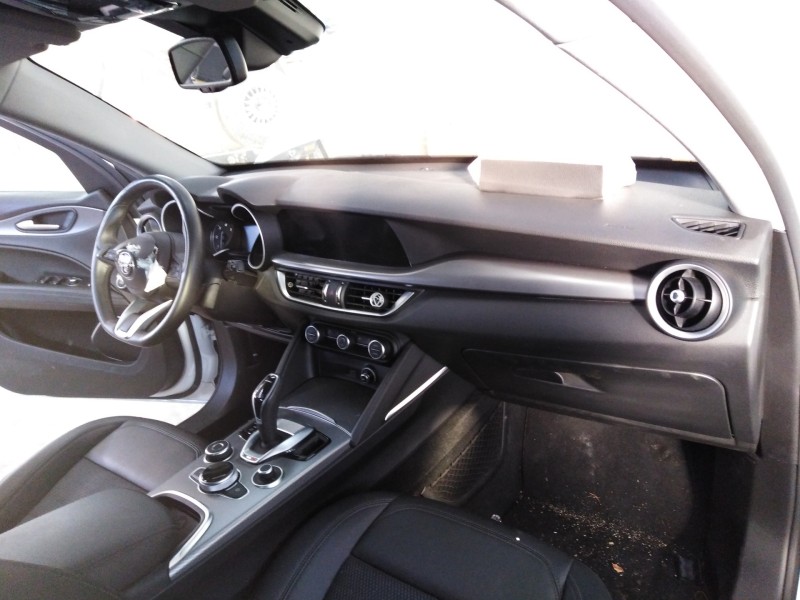 alfa romeo stelvio (630) del año 2021