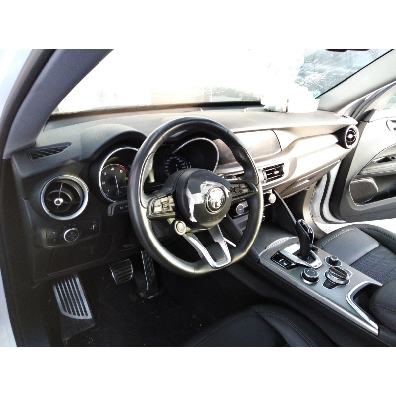 alfa romeo stelvio (630) del año 2021