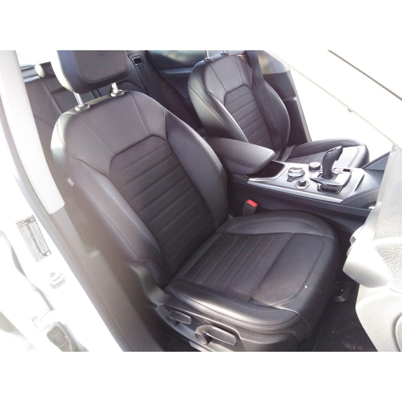 alfa romeo stelvio (630) del año 2021