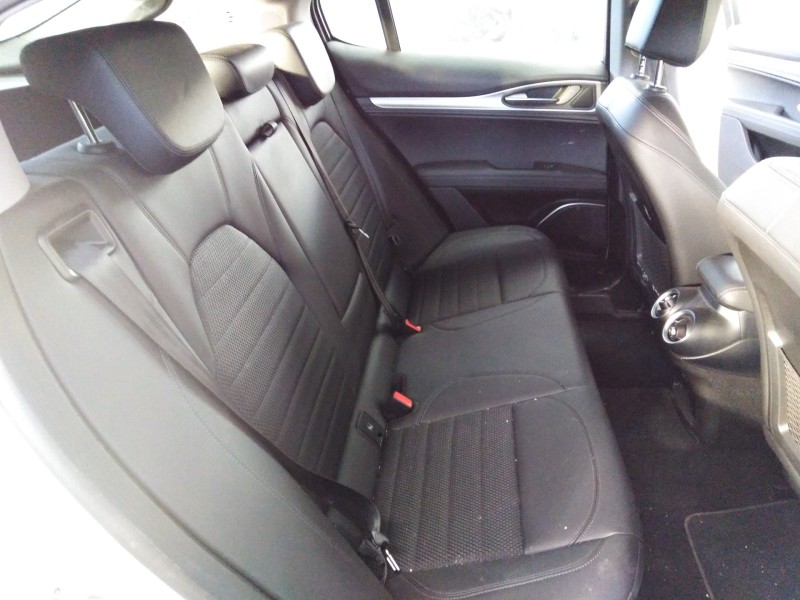 alfa romeo stelvio (630) del año 2021