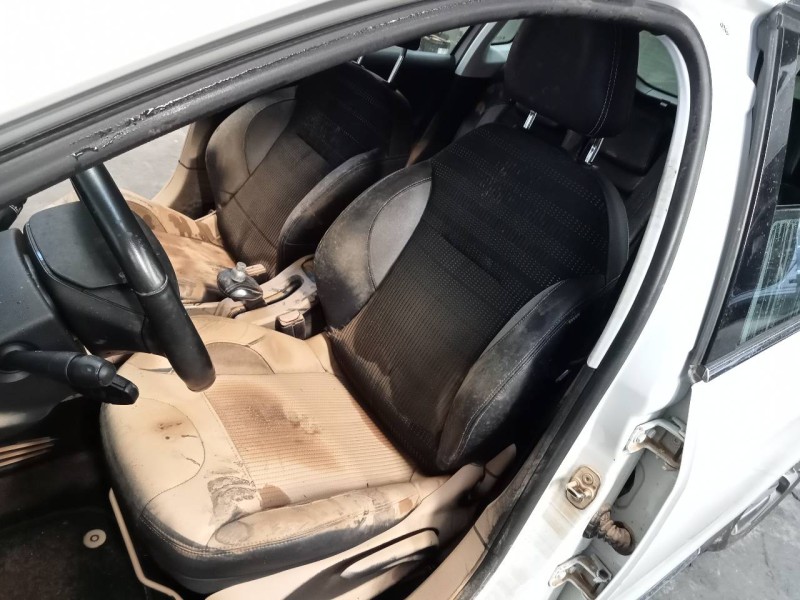 peugeot 2008 (--.2013) del año 2013